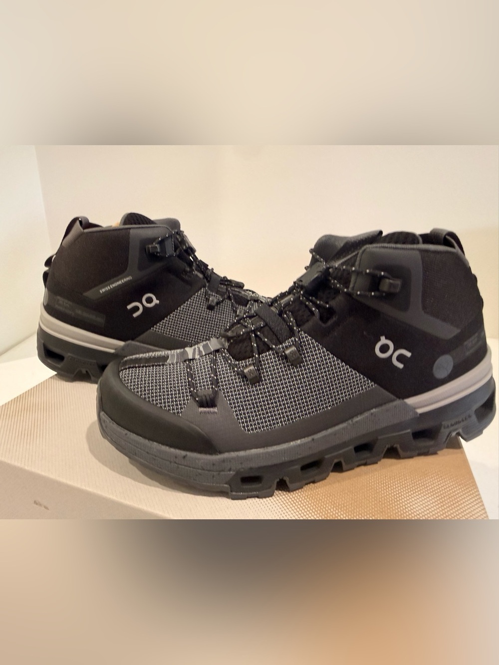 On Cloud Cloudtrax Hiking Ankle Boots Black/Rock Size 7.5W